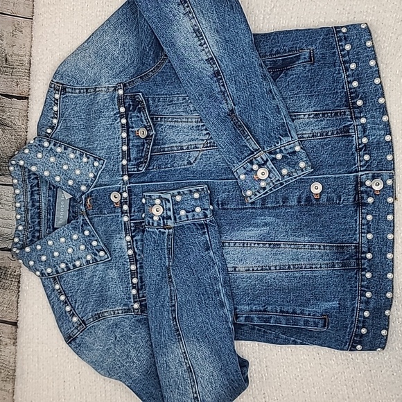 Bagatelle Pearl Embellished Denim Trucker Jean Jacket In Blue - NWT - Picture 11 of 17